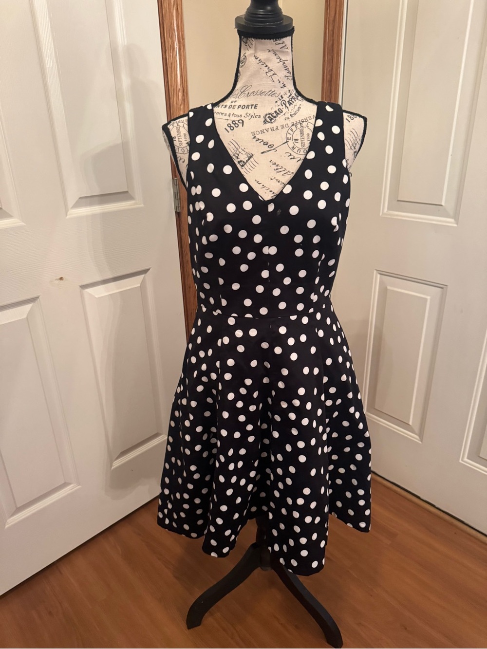 WHITE HOUSE BLACK MARKET Classic Black and White Polka Dot Fit & Flare